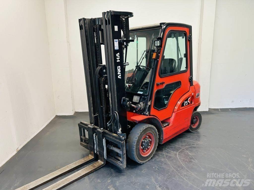 Hangcha CPCD25-XRW92F Dyzeliniai krautuvai