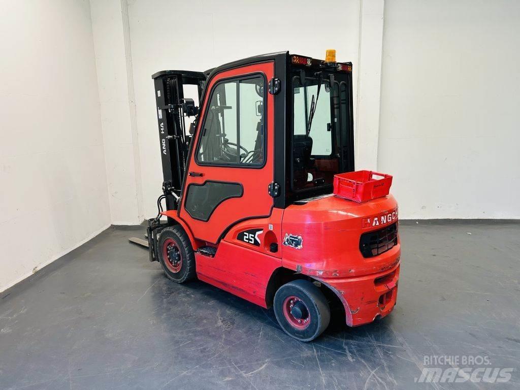 Hangcha CPCD25-XRW92F Dyzeliniai krautuvai