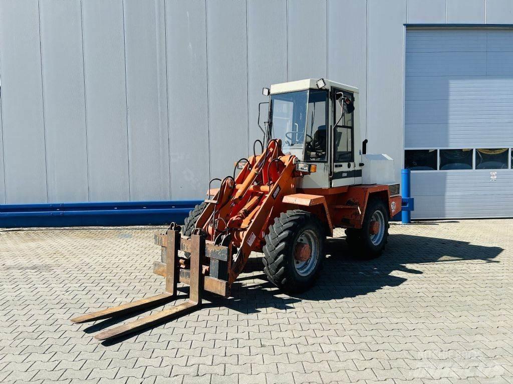 Schaeff KL835 Krautuvai su šoniniu pasukimu