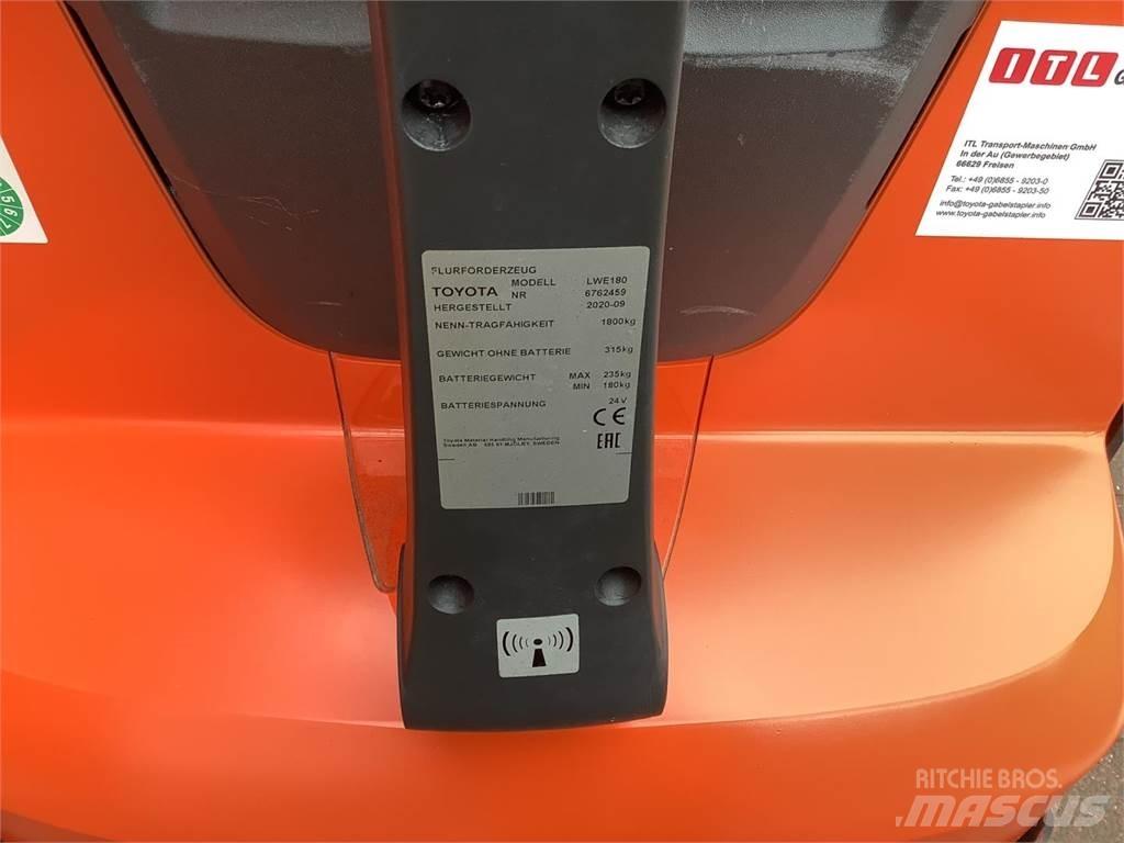 Toyota LWE180 Mažų aukščių keltuvai