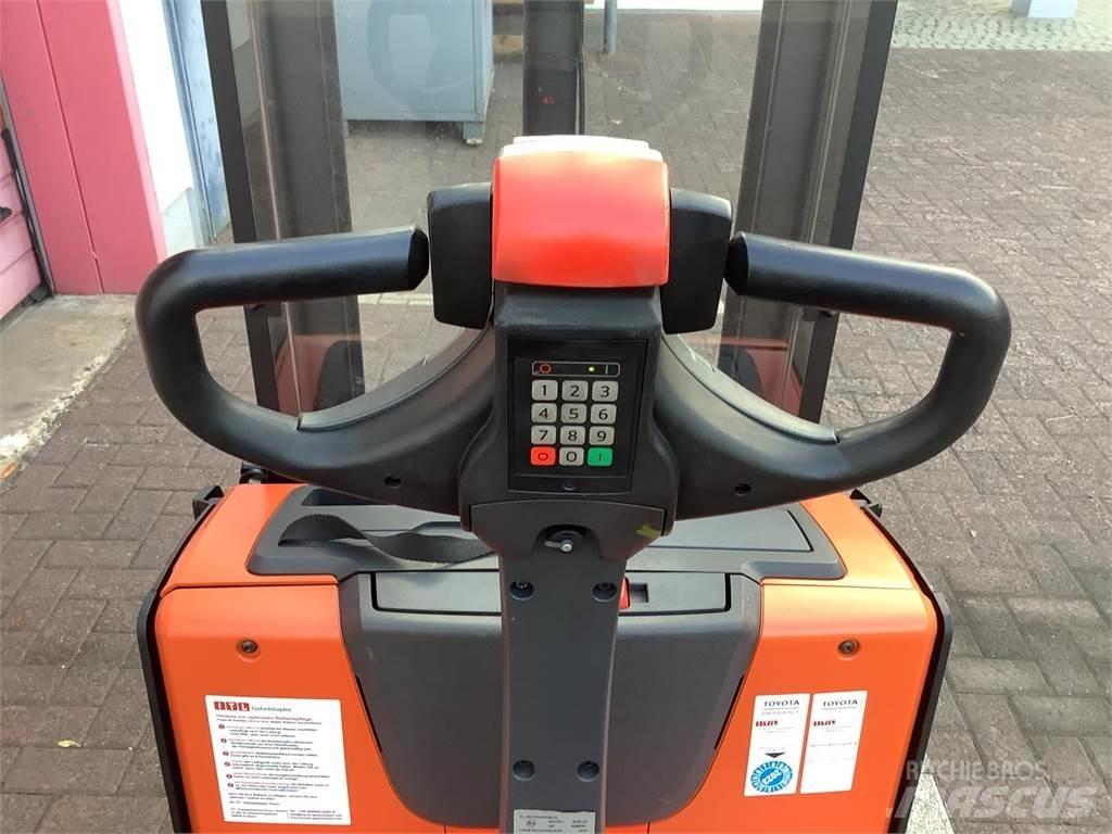Toyota SWE120 Rankiniai vėžimėliai