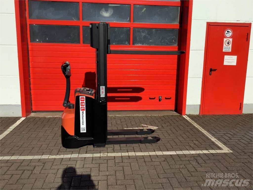 Toyota SWE120 Rankiniai vėžimėliai