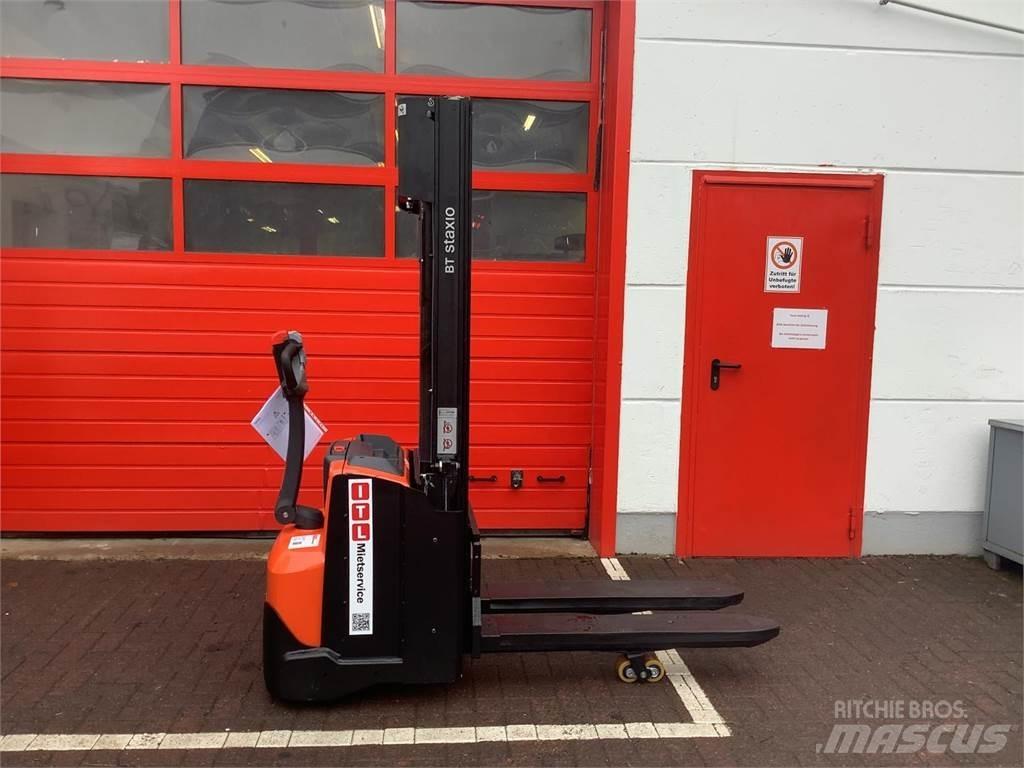 Toyota SWE120L Rankiniai vėžimėliai