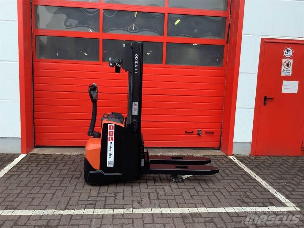 Toyota SWE120L Rankiniai vėžimėliai