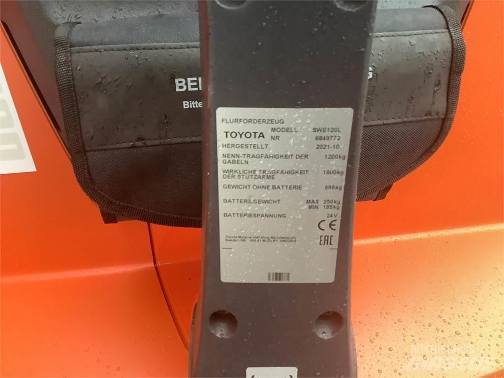 Toyota SWE120L Rankiniai vėžimėliai