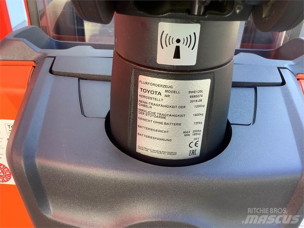 Toyota SWE120L Rankiniai vėžimėliai