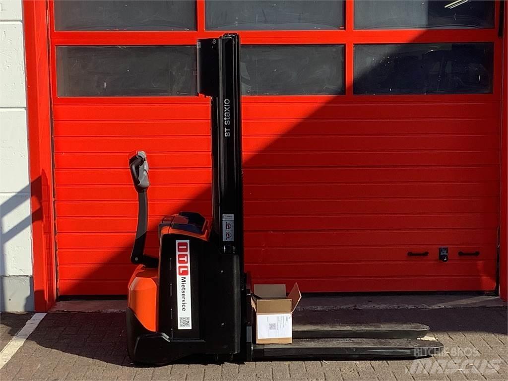 Toyota SWE120L Rankiniai vėžimėliai