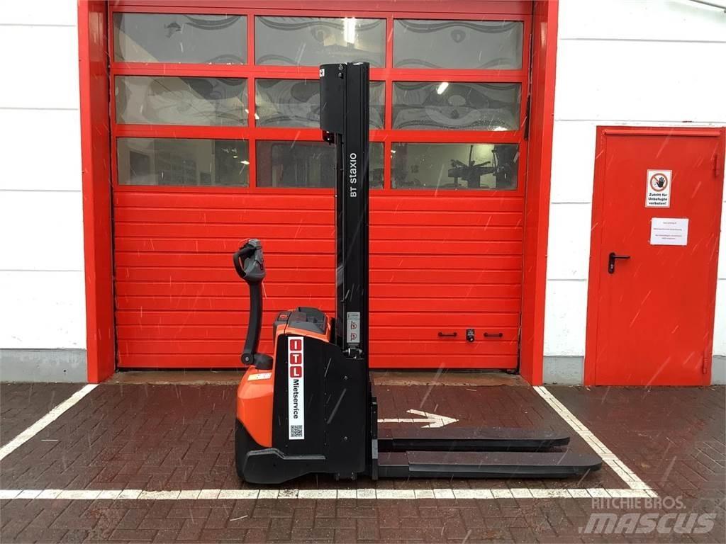 Toyota SWE140L Rankiniai vėžimėliai
