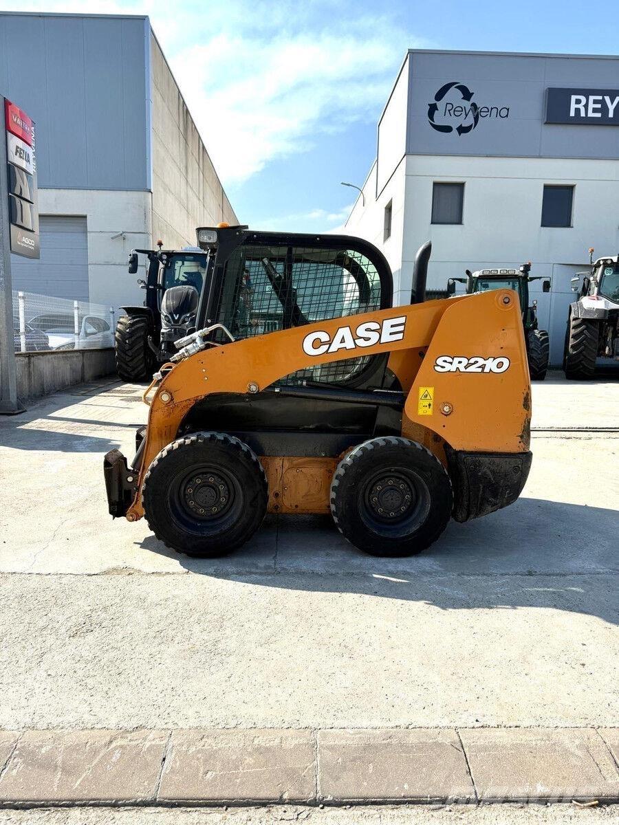 CASE SR210 Naudoti ratiniai krautuvai