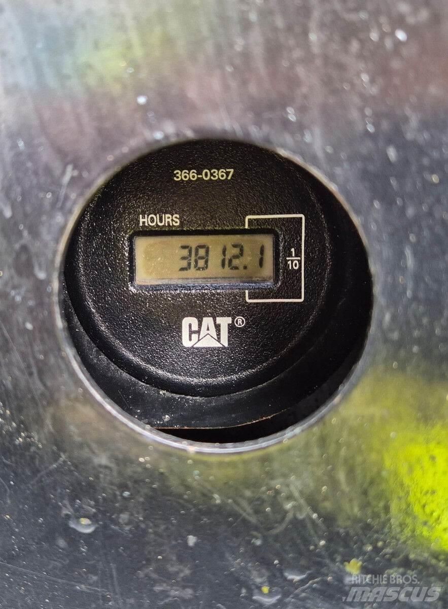 CAT 305E2 Vidutinės galios ekskavatoriai 7-12 t