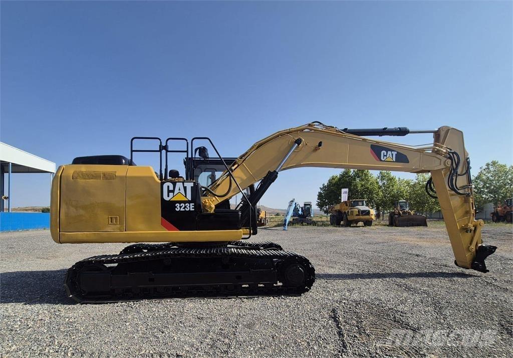 CAT 323ELN Vikšriniai ekskavatoriai