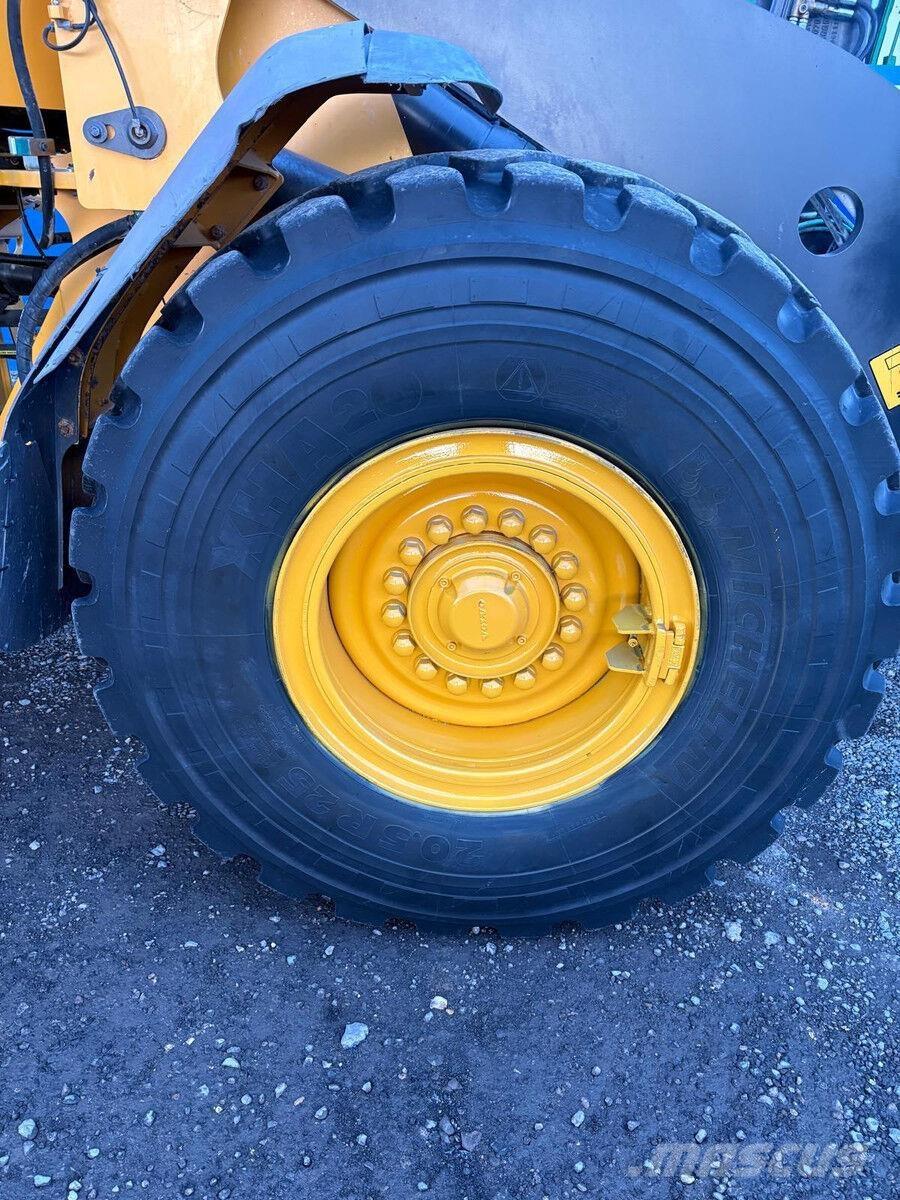 Volvo L70E Naudoti ratiniai krautuvai