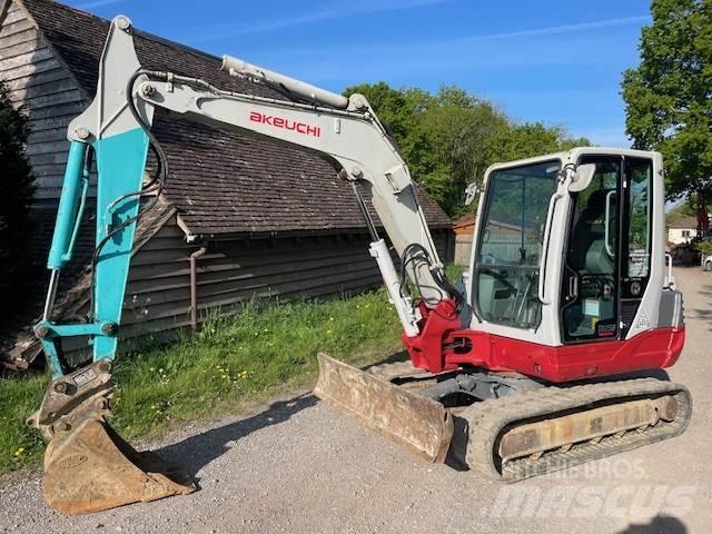 Takeuchi TB250 Vidutinės galios ekskavatoriai 7-12 t