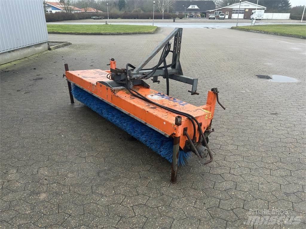  230/520 Kiti naudoti statybos komponentai