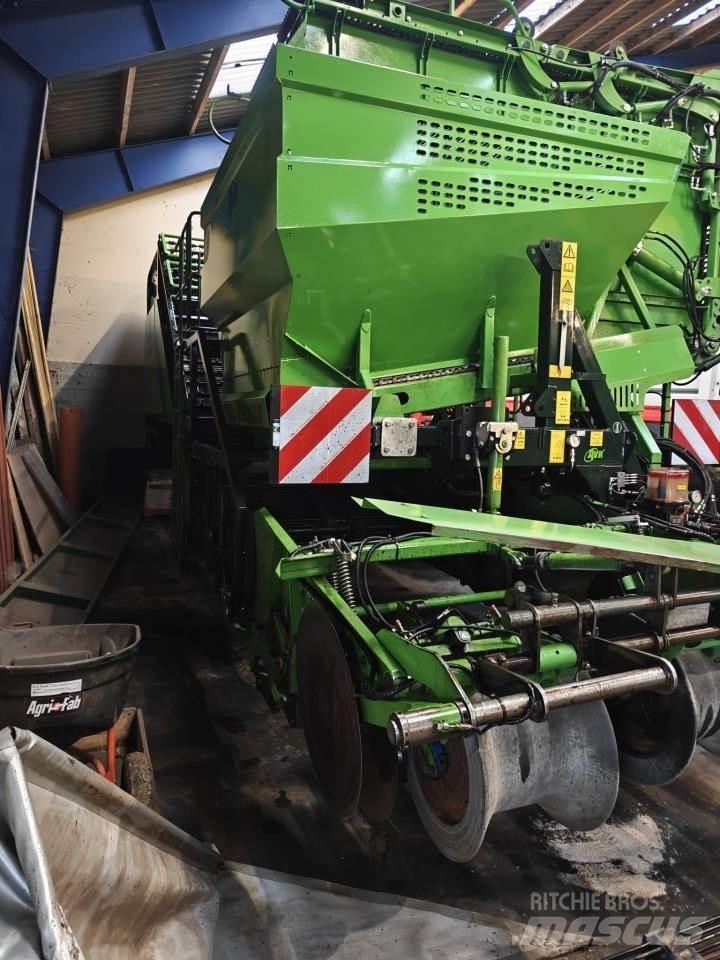 AVR SPIRIT 9200 Bulvių kombainai ir ekskavatoriai