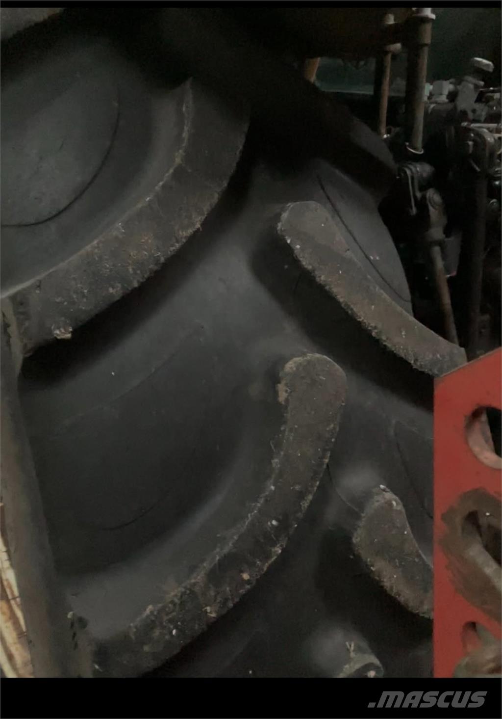 BKT 520/70R38 Padangos, ratai ir ratlankiai