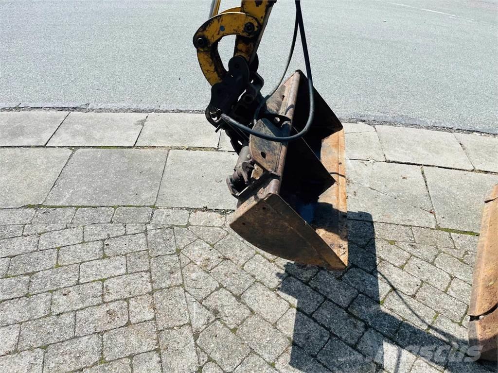 CAT 301.8C Mini ekskavatoriai < 7 t