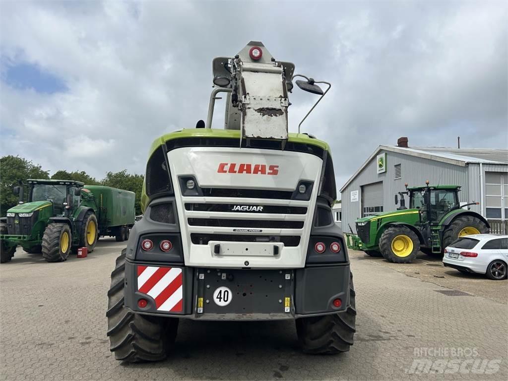 CLAAS JAGUAR 950 Pašarų kombainai