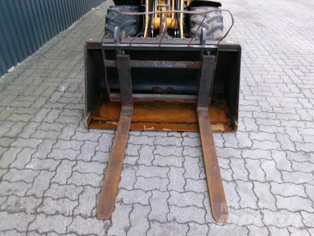 Gehl 340 Mini krautuvai