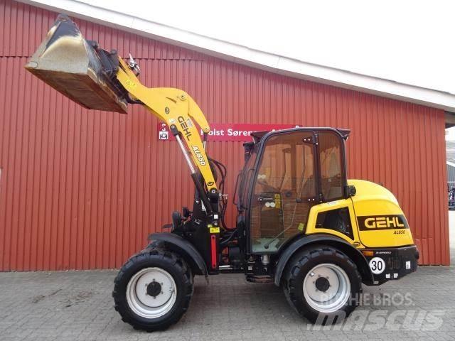 Gehl 650 Mini krautuvai