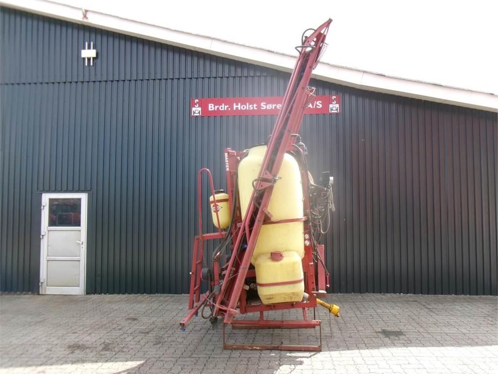 Hardi 1200L 15 M Įmontuoti purkštuvai