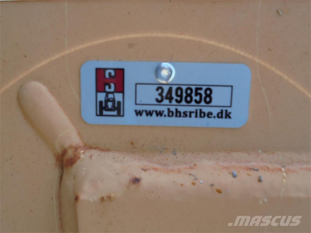 Hauer 150 Kiti naudoti traktorių priedai