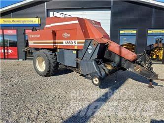 Hesston 4860S Stačiakampių ryšulių presai