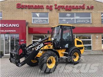 JCB 409 AGRI Naudoti ratiniai krautuvai