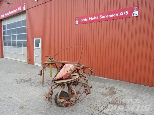 JF CR 320 Šieno grėbliai ir vartytuvai