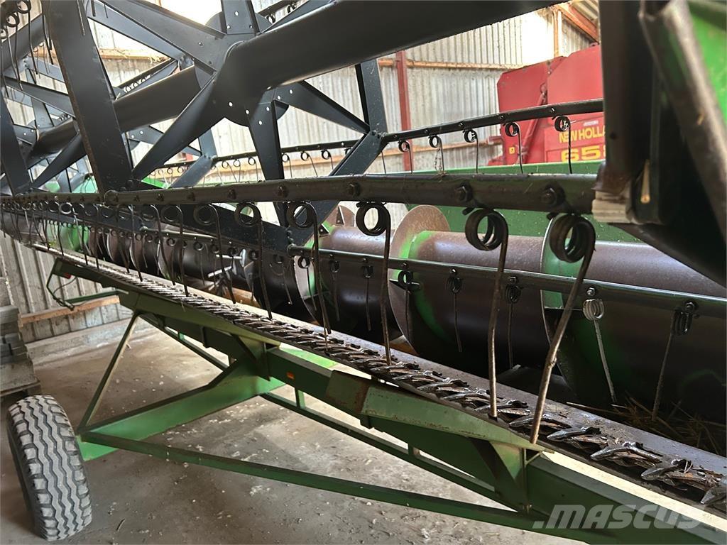 John Deere 2256 Derliaus nuėmimo kombainai