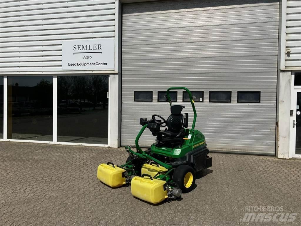 John Deere 2700 Savaeigės žoliapjovės