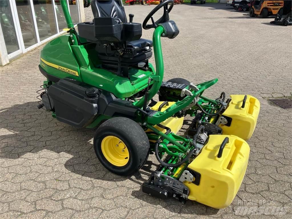 John Deere 2700 Savaeigės žoliapjovės