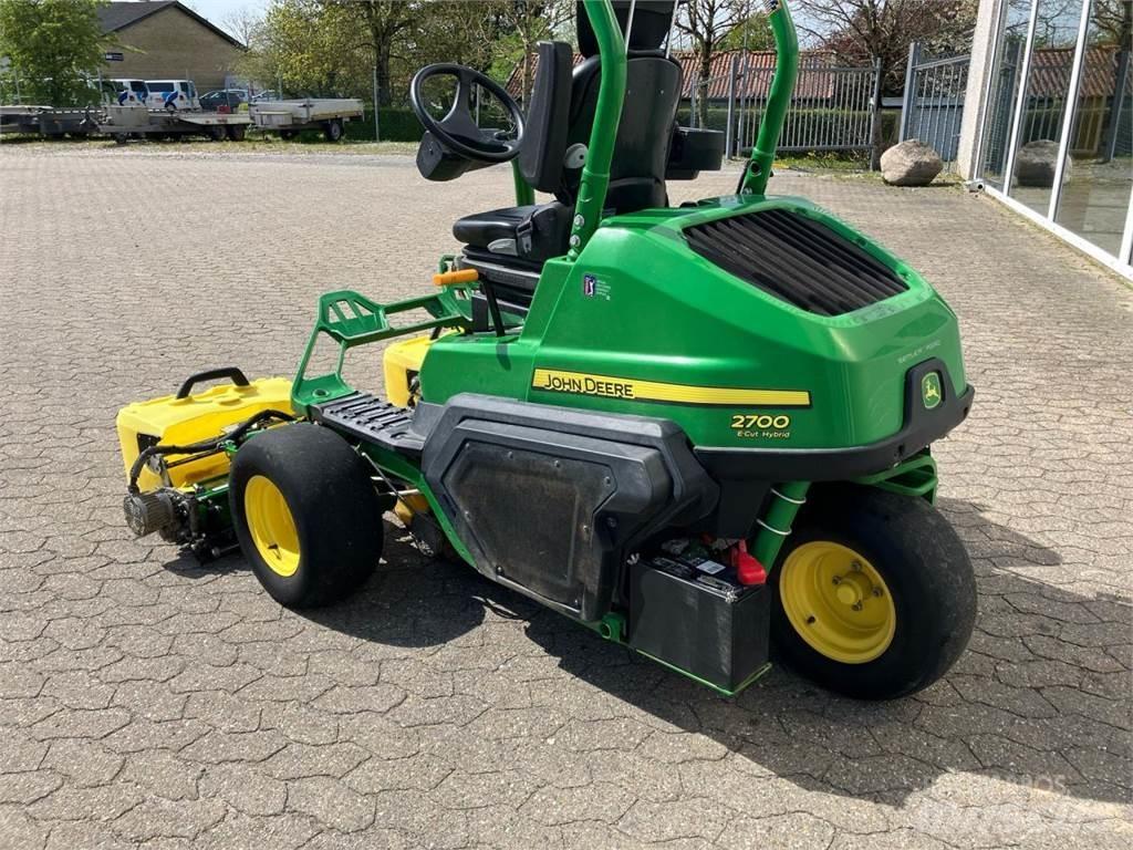 John Deere 2700 Savaeigės žoliapjovės