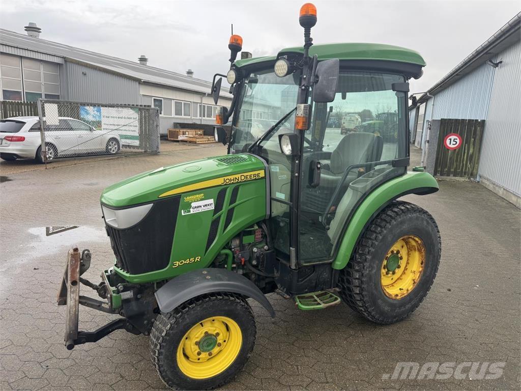 John Deere 3045R Naudoti kompaktiški traktoriai