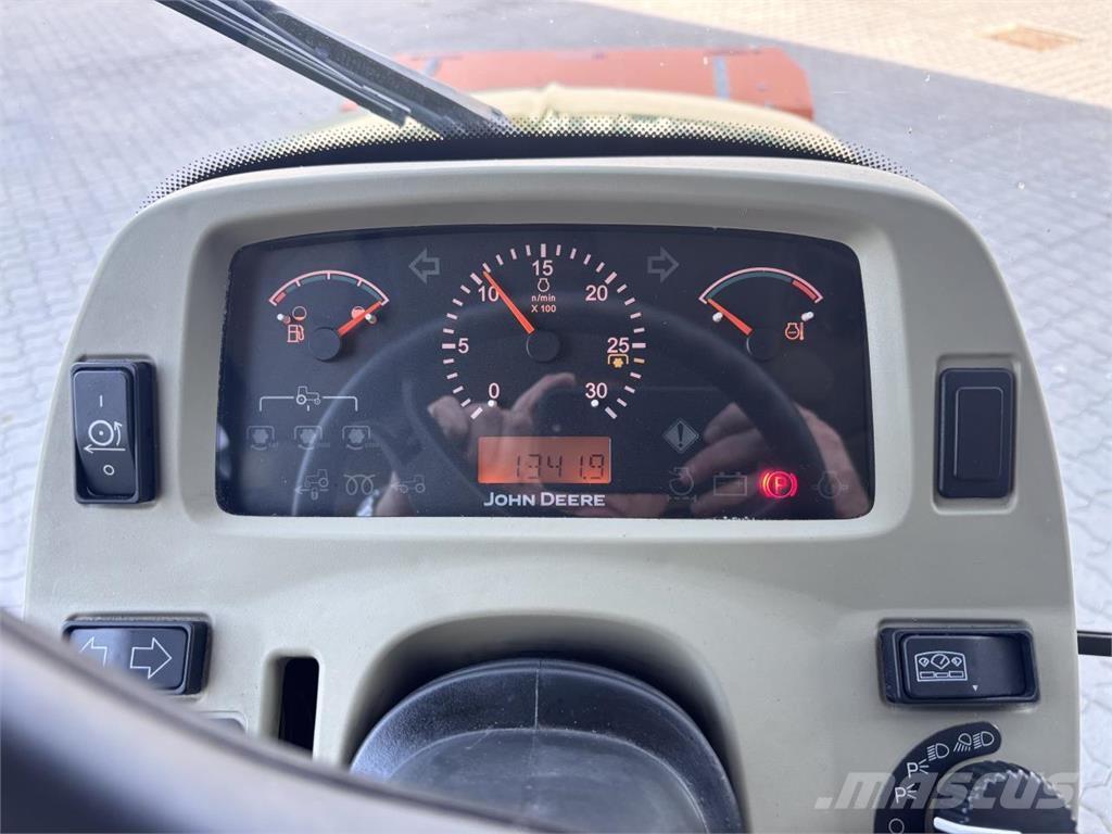 John Deere 3720 Naudoti kompaktiški traktoriai