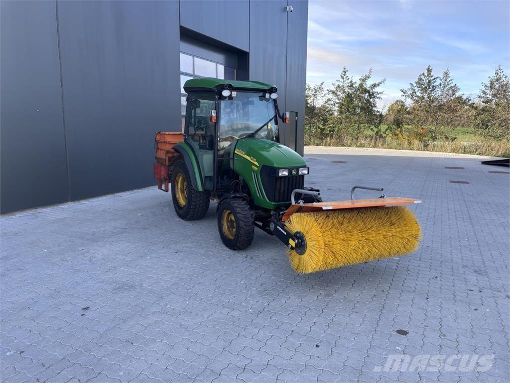John Deere 3720 Naudoti kompaktiški traktoriai