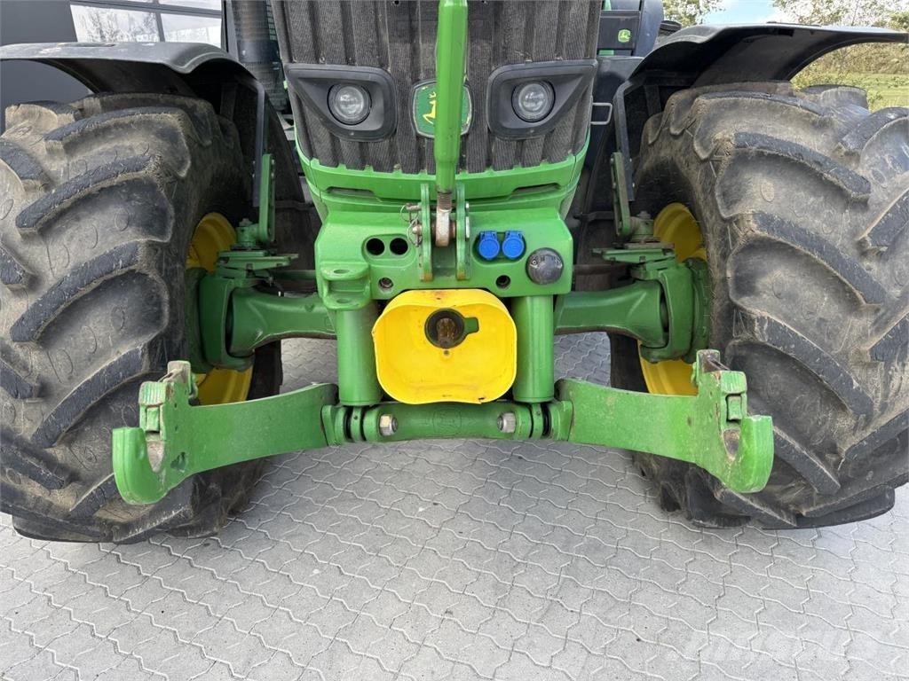 John Deere 6210 Traktoriai