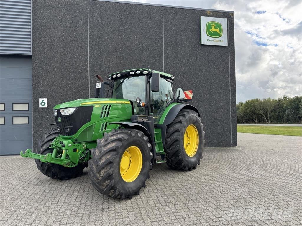 John Deere 6215R Traktoriai