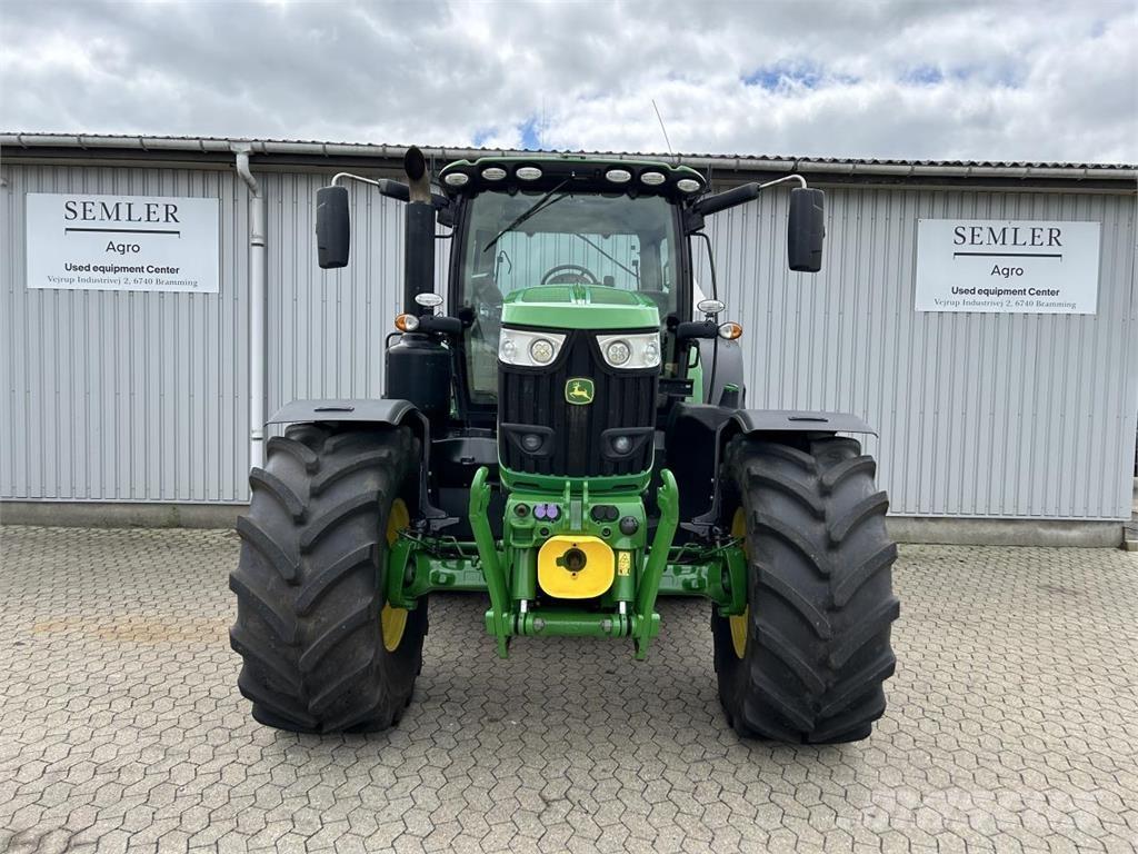John Deere 6215R Traktoriai