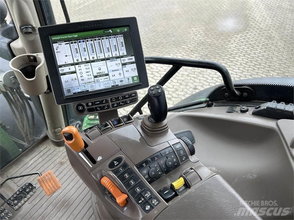 John Deere 6215R Traktoriai