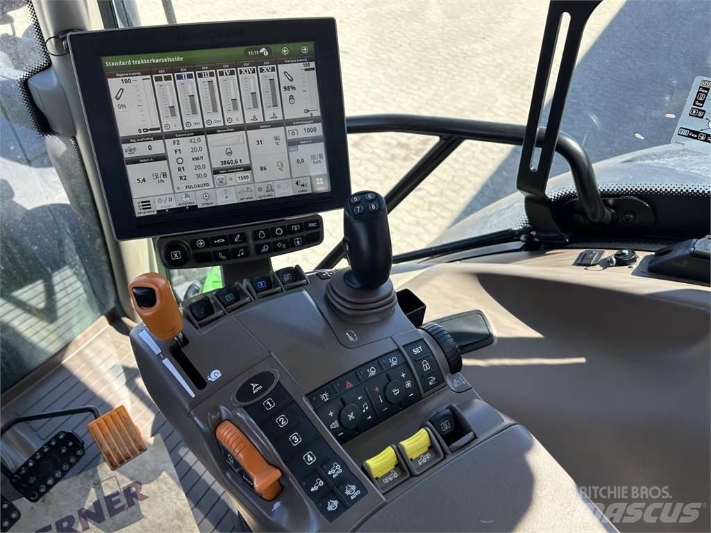 John Deere 6215R Traktoriai