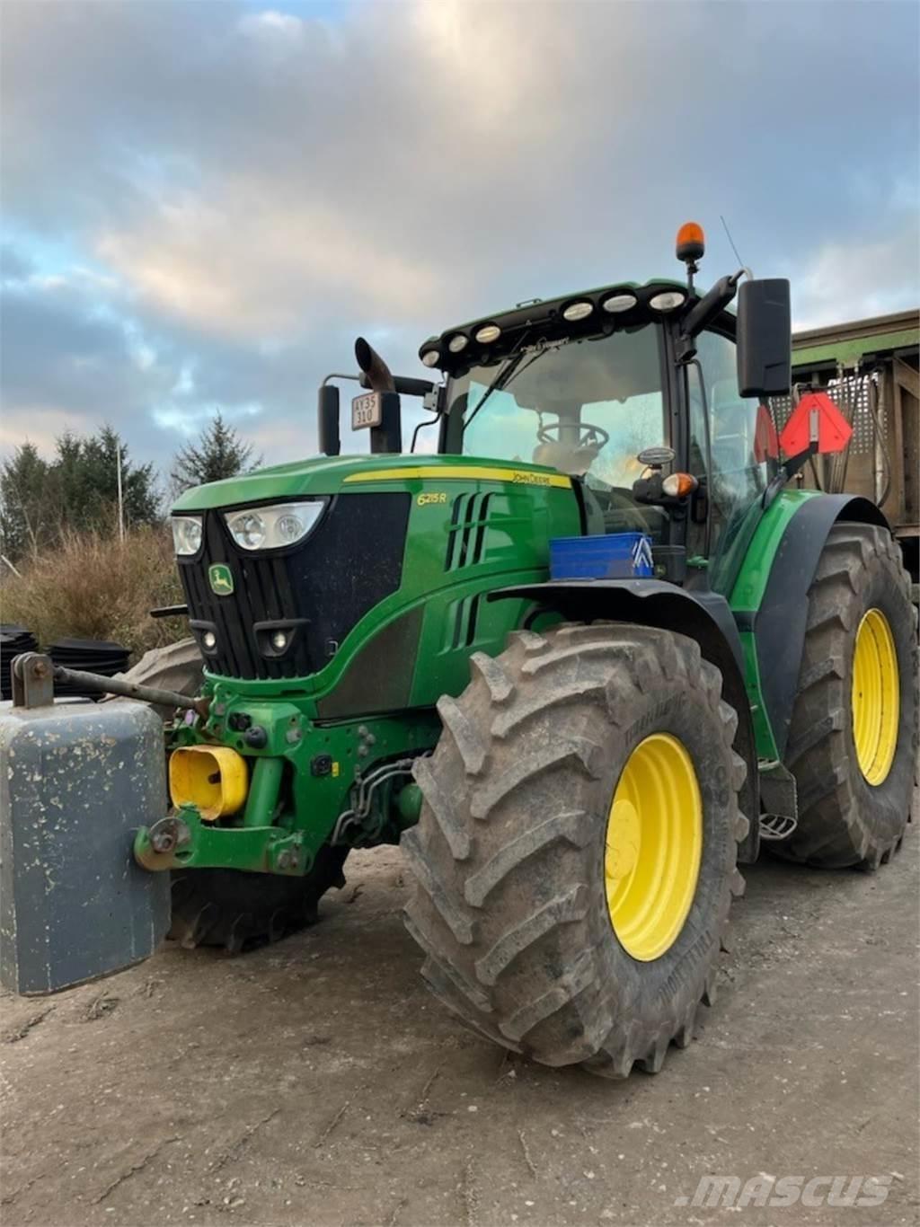 John Deere 6215R Traktoriai