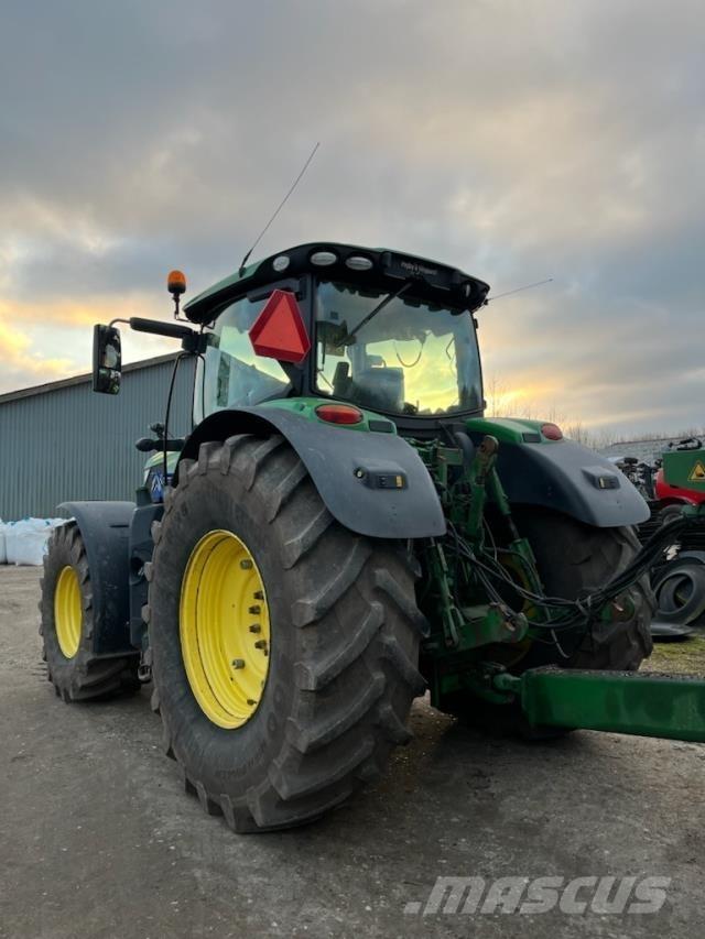John Deere 6215R Traktoriai