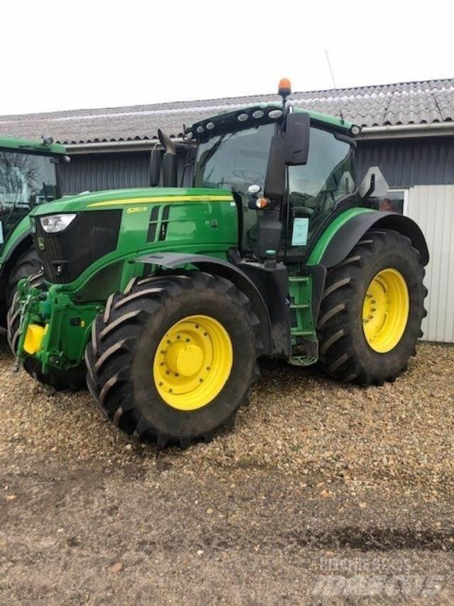 John Deere 6250R Traktoriai