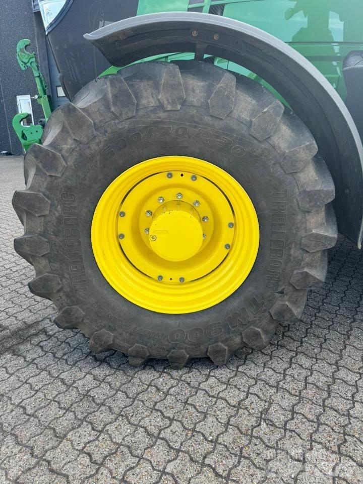 John Deere 6250R Traktoriai