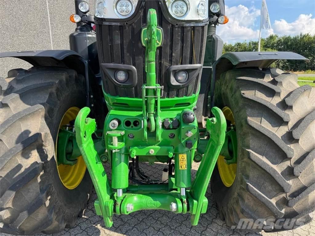 John Deere 6250R Traktoriai
