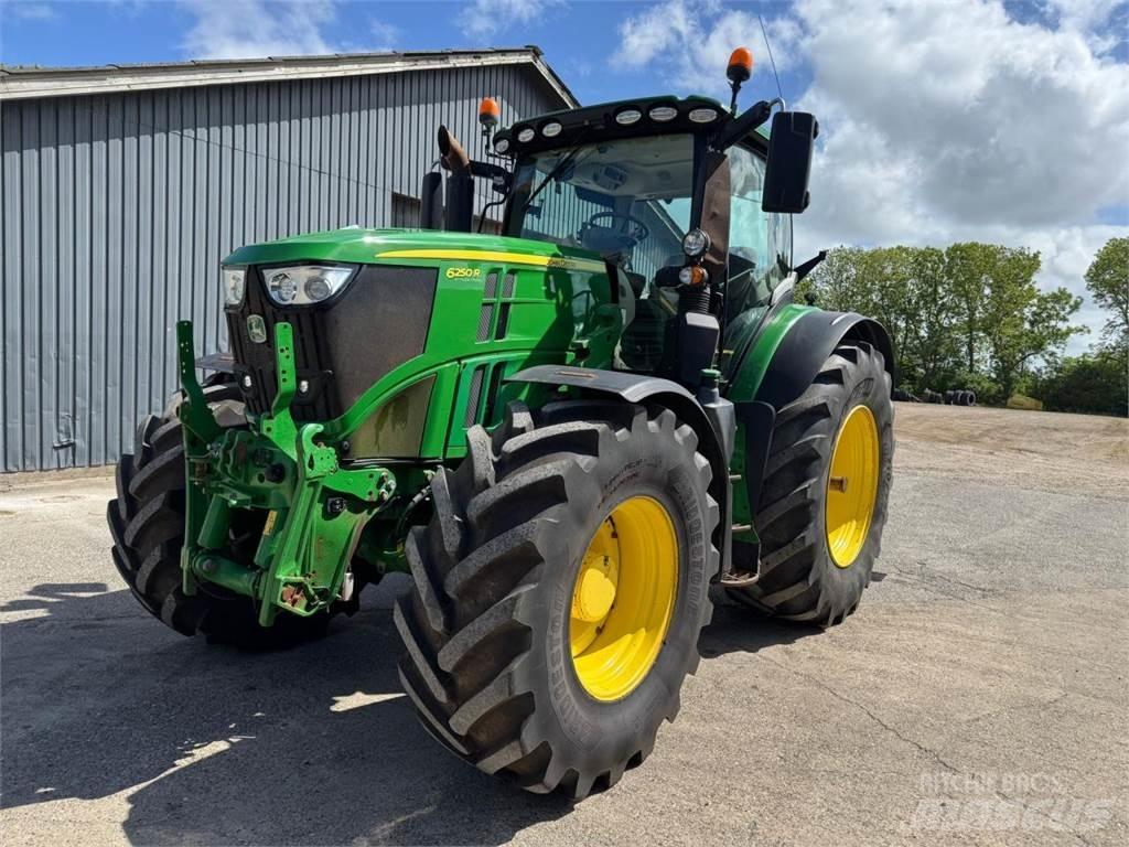 John Deere 6250R Traktoriai