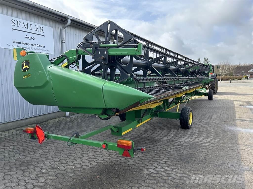 John Deere 640D Derliaus nuėmimo kombainų galvos