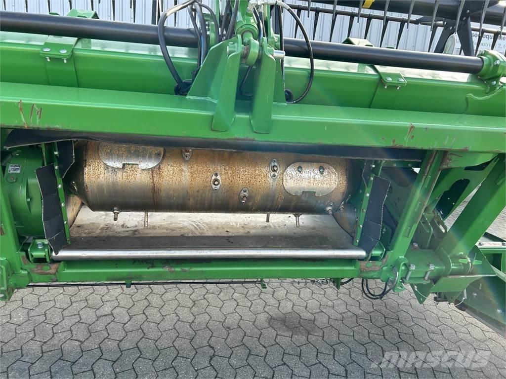 John Deere 740D Derliaus nuėmimo kombainų galvos