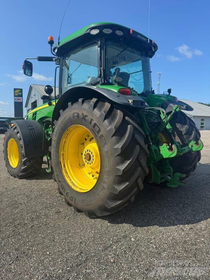John Deere 8310R Traktoriai